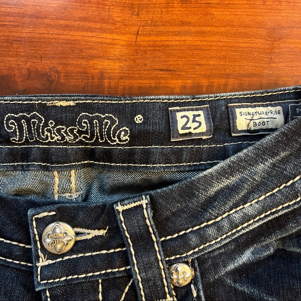 Miss Me Jeans Signature Bootcut Rhinestone Flap Pocket Womens 25x31 Flare Denim
